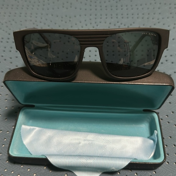 TED BAKER man, sunglasses Polaroid Exxon condition - Picture 6 of 6